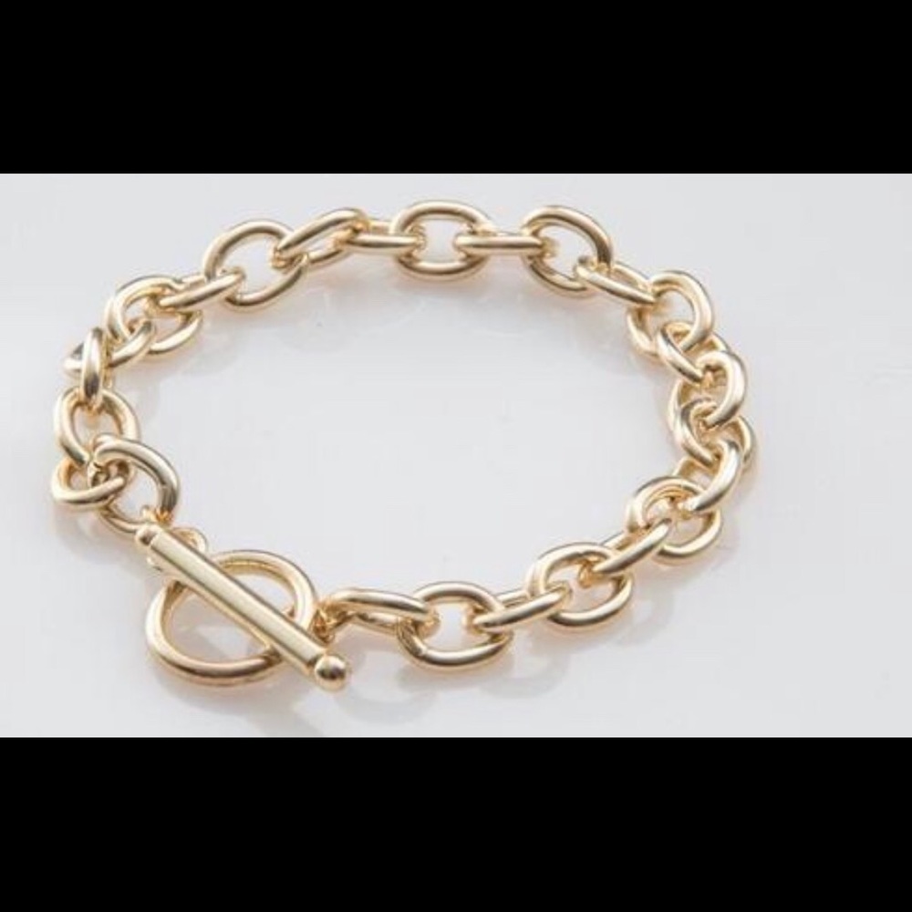Gold toned chain linked bracelet